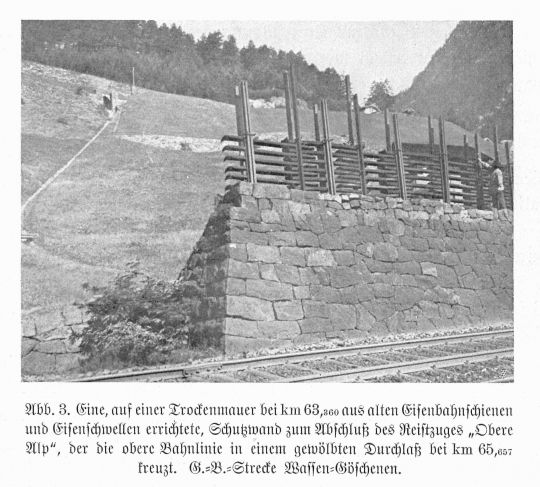 Foto Abschluss des Reistzugs "Obere Alp" aus  Eisenbahnschienen und Eisenschwellen