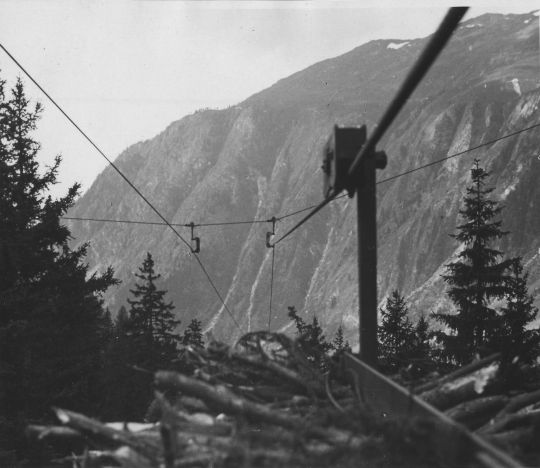 Foto Querseilstütze einer Wyssen-Seilbahn