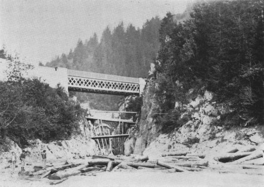 Foto "Auffangrechen in der Saane ob der "Chaudanne"- Schlucht"