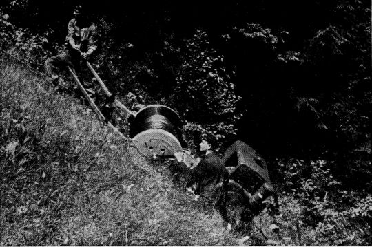 Foto "Wyssen Winde W 30 mit Lenkstangen bei der Bergfahrt"