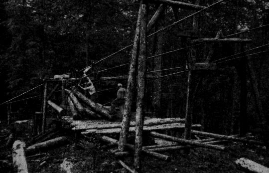 Foto "Entladerampe einer Umlaufseilbahn für Unhängebetrieb..."