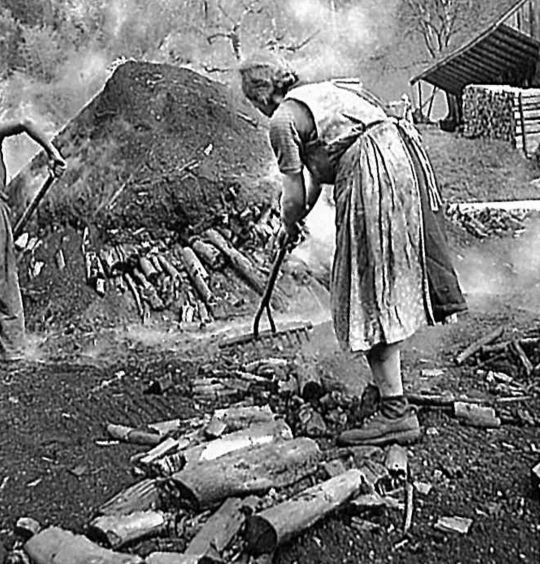 Foto Zusammenrechen der Kohlen