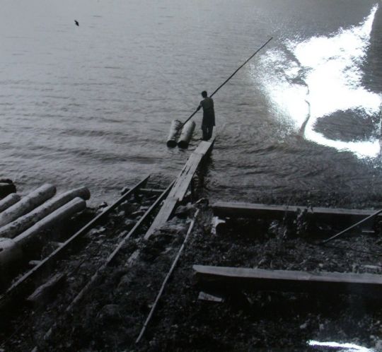 Foto Flösser bei der Arbeit