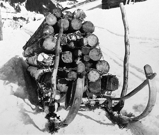 Foto Beladener Ziehschlitten