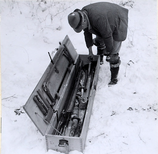 Foto Holzkiste für Werkzeuge FZ