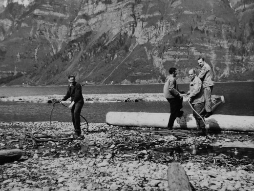 Foto Bergung von einem Holzfloss