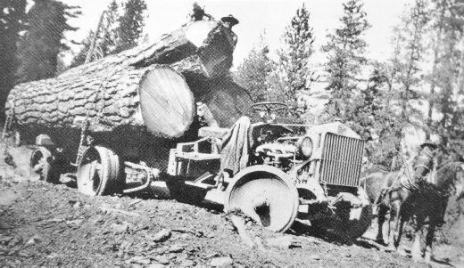 Foto Holztransport mit Lastwagen