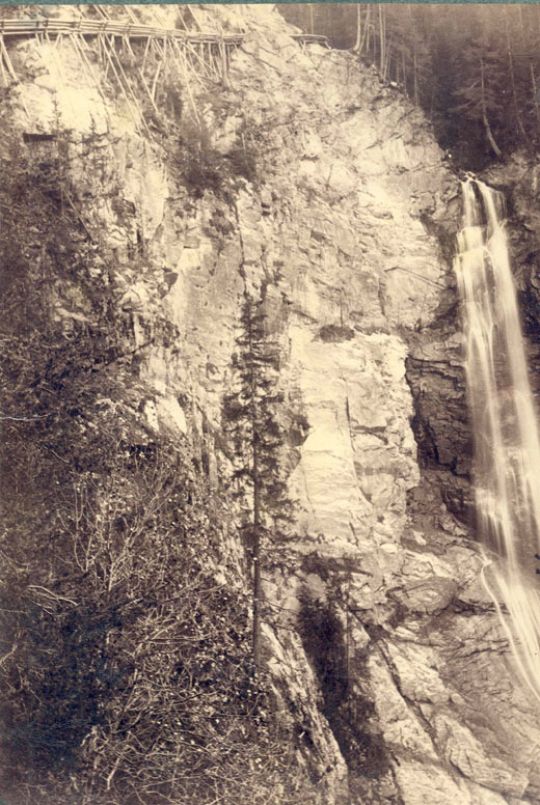 Foto Reistkanal in Steilwand